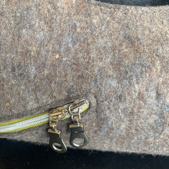 Josh Jakus UM Eco Felt Clutch Bag 13” x 7” - Picture 12 of 14